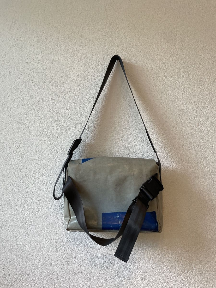 Freitag Borse: Freitag Umhänge Tasche – Usato da Uster venduto da emm_px8k 1