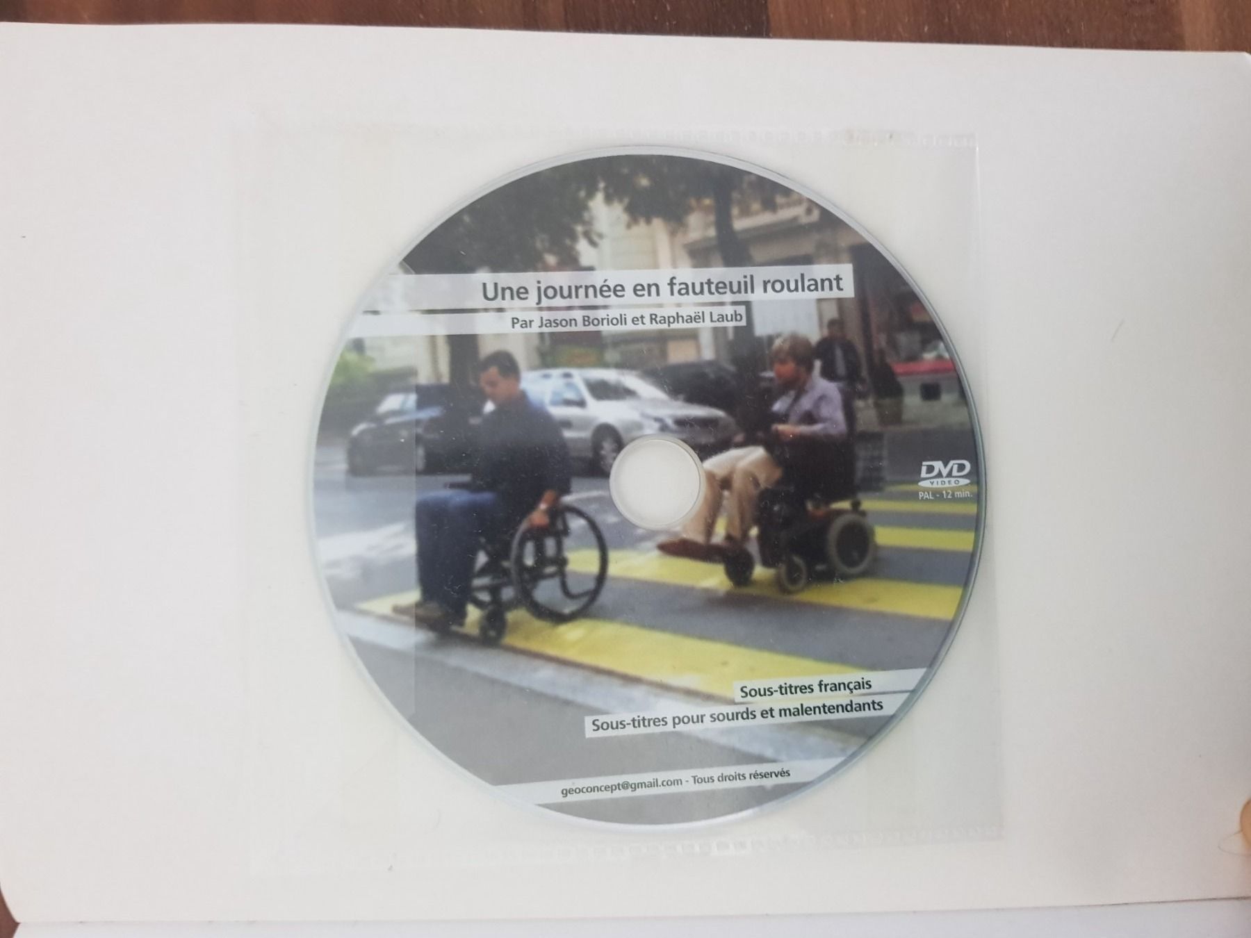 Libri: Livre + DVD Handicap : de la différence à la singularité – Usato da Estavayer-le-Lac venduto da Classic83 1