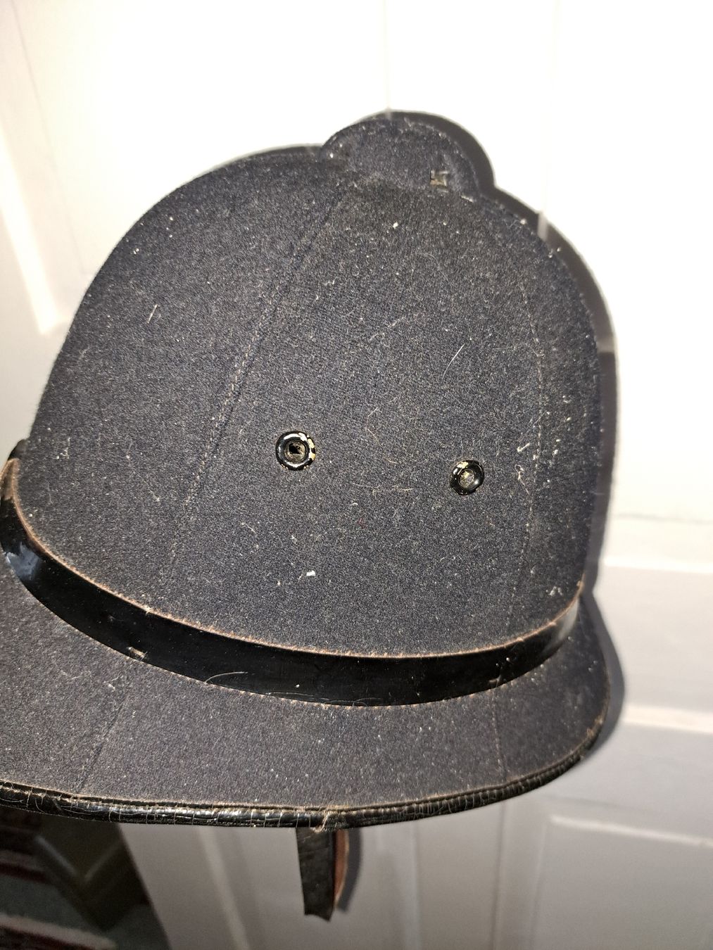 Abiti antichi: Original Englischer Helm, schwarz, Grösse 56 – Usato da Kölliken venduto da Upcycling-by-Mc-TAM 4