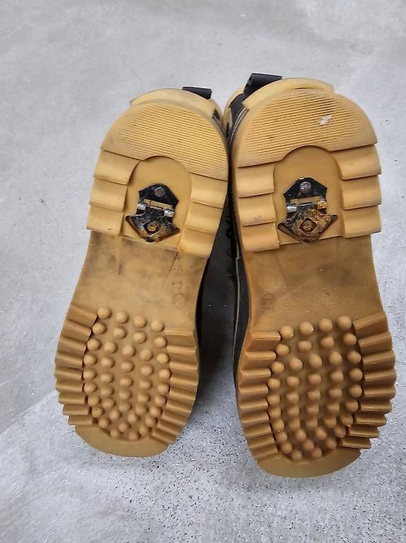 Scarpe da uomo: Scarponi imbottiti 44 – Usato da Giubiasco venduto da ton_vpl7 2