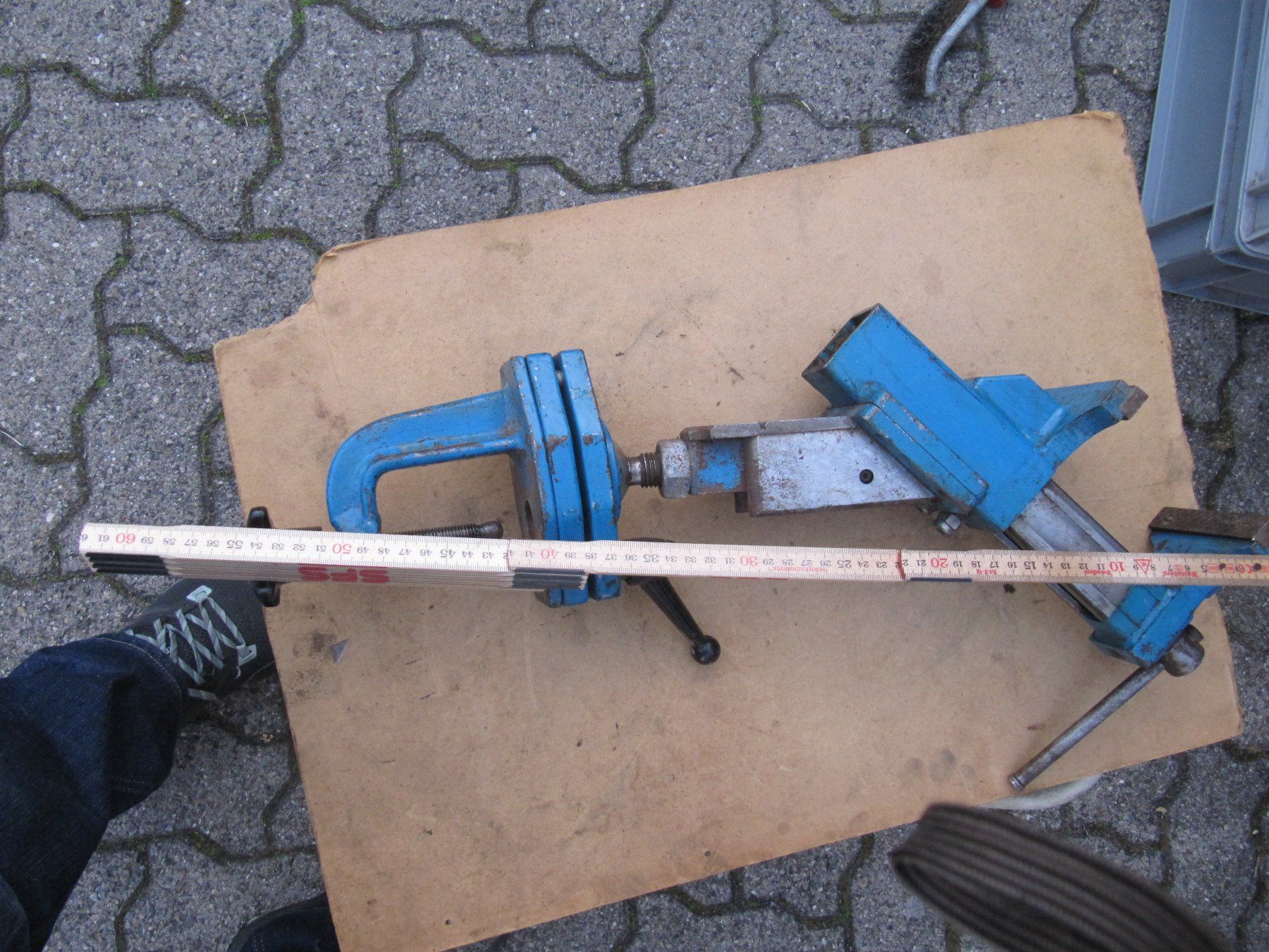 Tutti gli attrezzi: Schraubstock mit Gelenk – Usato da Basel venduto da stefan4057 7