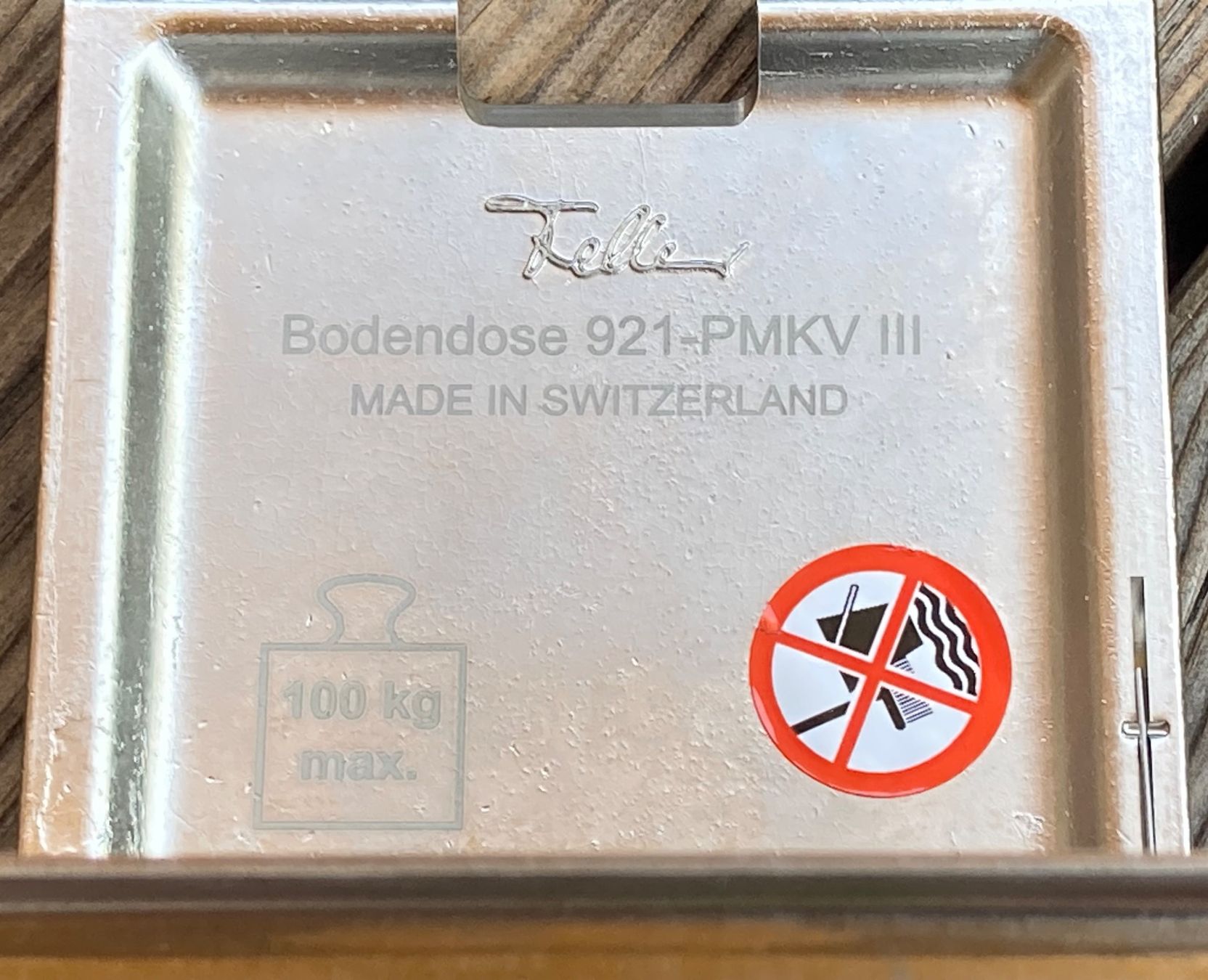 Feller Spine: Feller Bodendose 921-PMKV III  3fach Steckdose – Usato da Lüchingen venduto da Eeizo 7
