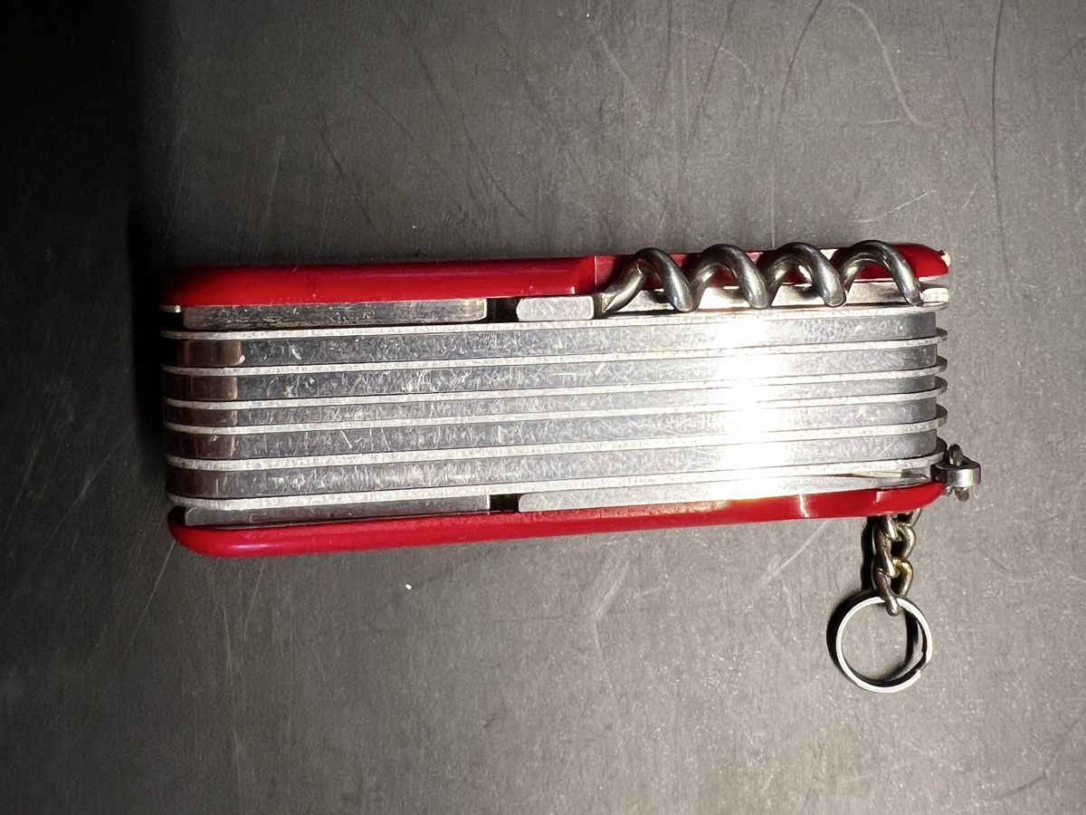 Victorinox Taschenmesser: Victorinox Motorist Schweizer Taschenmesser – Gebraucht aus Niederwangen BE von KFI 1