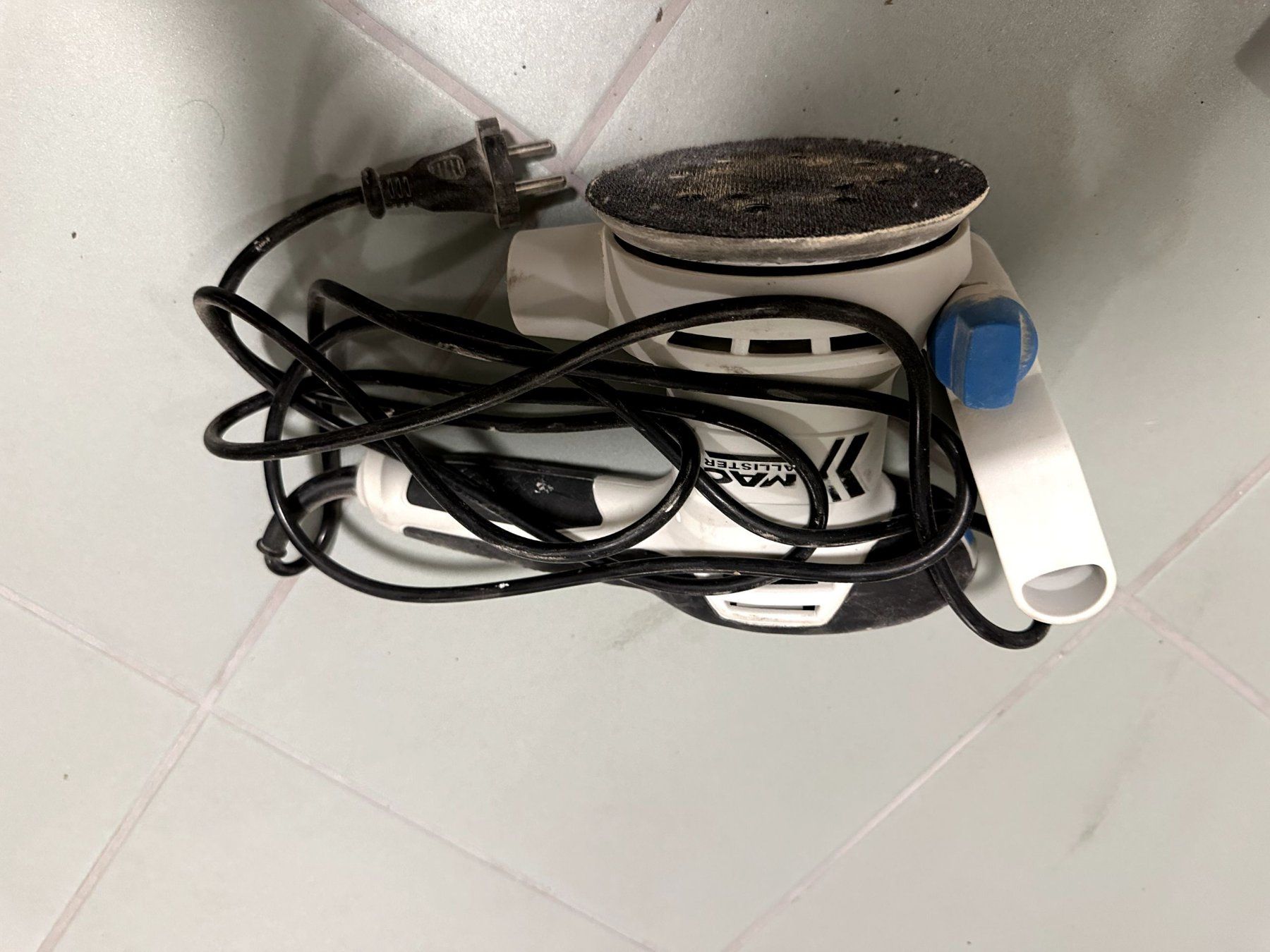 Schleifen & Polieren: Ponceuse excentrique Mac Allister 300 W – Gebraucht aus Payerne von pop_ghf9 1