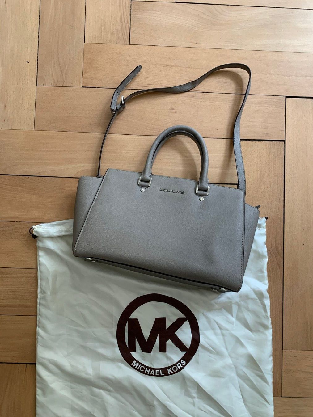 Michael Kors Borse da donna: MICHAEL KORS - Handtasche taupe-grau – Usato da Zürich venduto da Diazaio