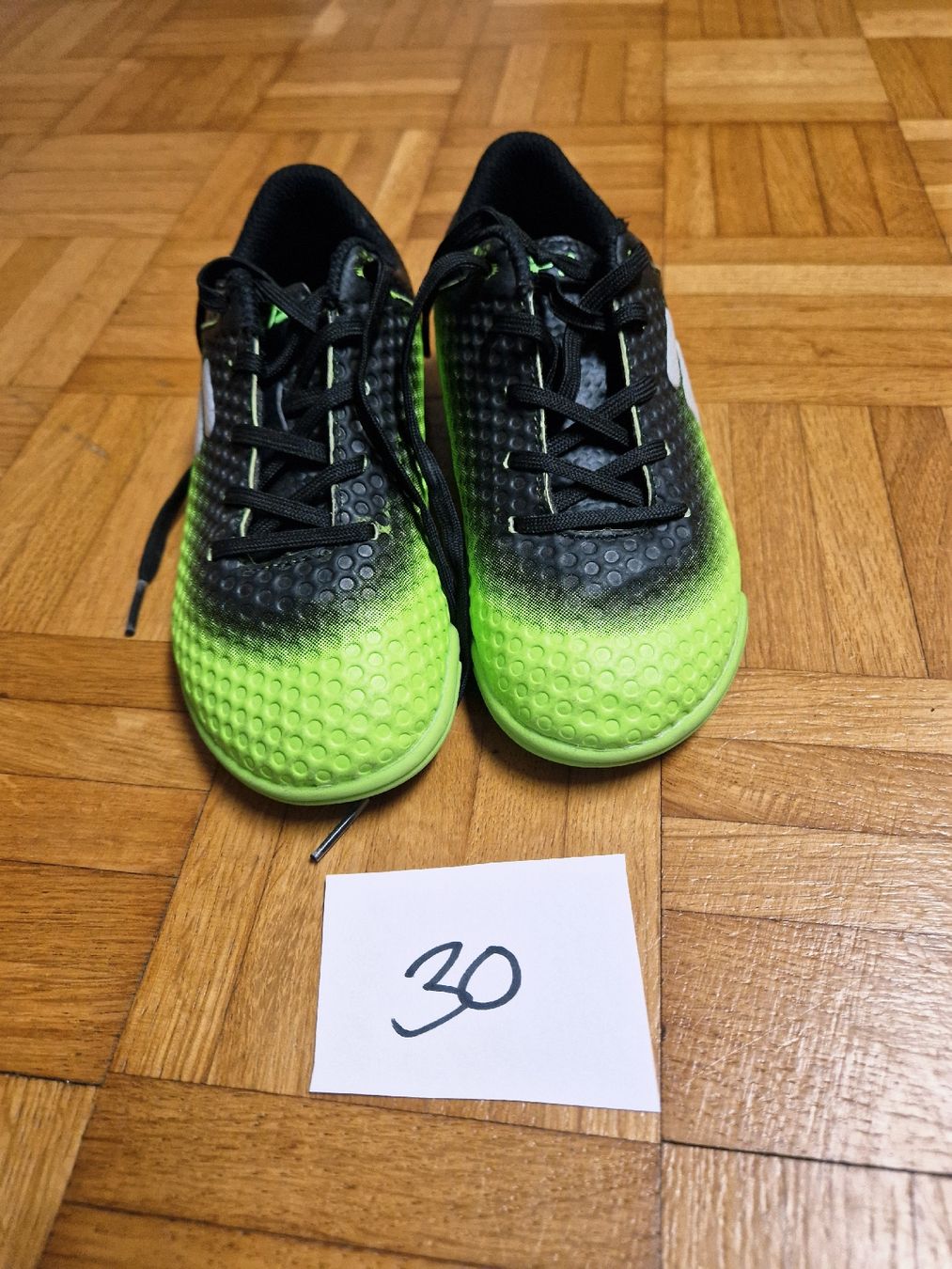 Fila Schuhe für Jungen: Turnschuhe Fila Grösse 30 – Gebraucht aus Stüsslingen von white_angel86