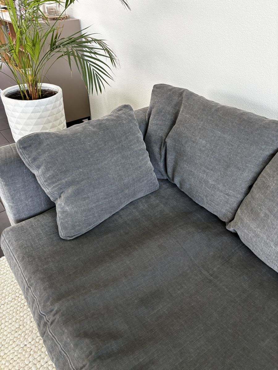 Sofas: Canapé gris 4 places bon état – Gebraucht aus Marly von Huggy1 2