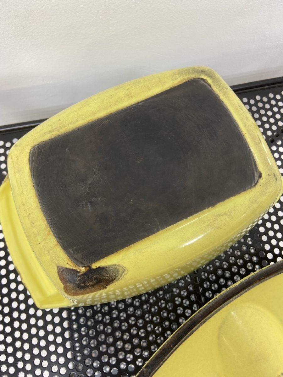 Le Creuset Pentole: Cocotte Le Creuset Raymond Loewy référence 2.5 – Usato da Lausanne venduto da Plein-de-styles 4