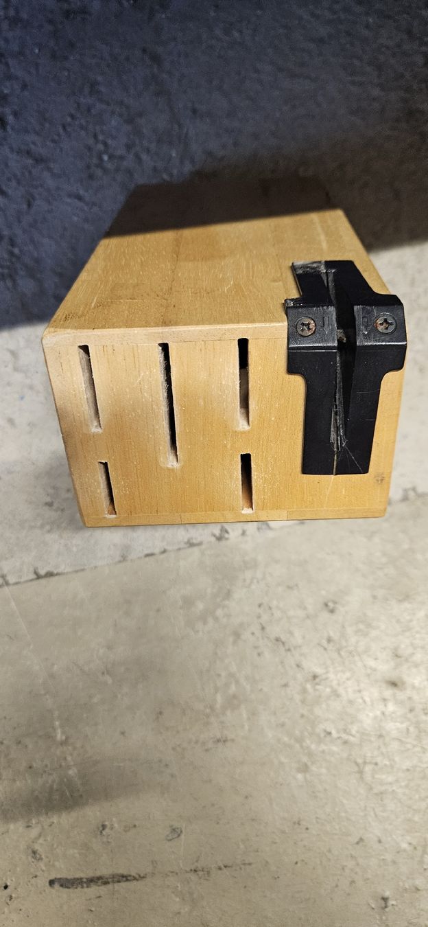 Jysk Supporti a parete: Messerblock aus Holz, – Usato da Baar venduto da Vel...Baar45 5