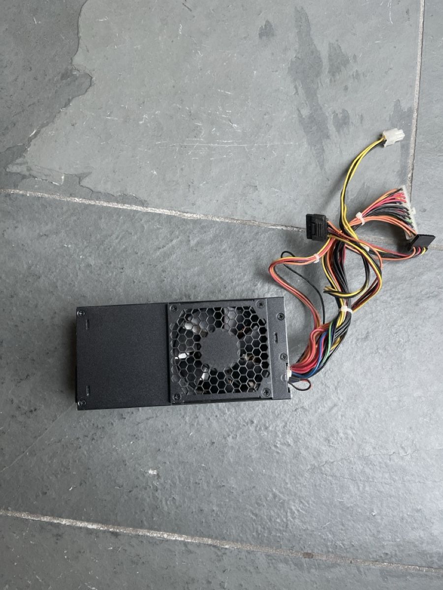 Componenti elettronici: HP Netzteil DPS-220SB A 220W – Usato da Unterkulm venduto da AnoliOccasion
