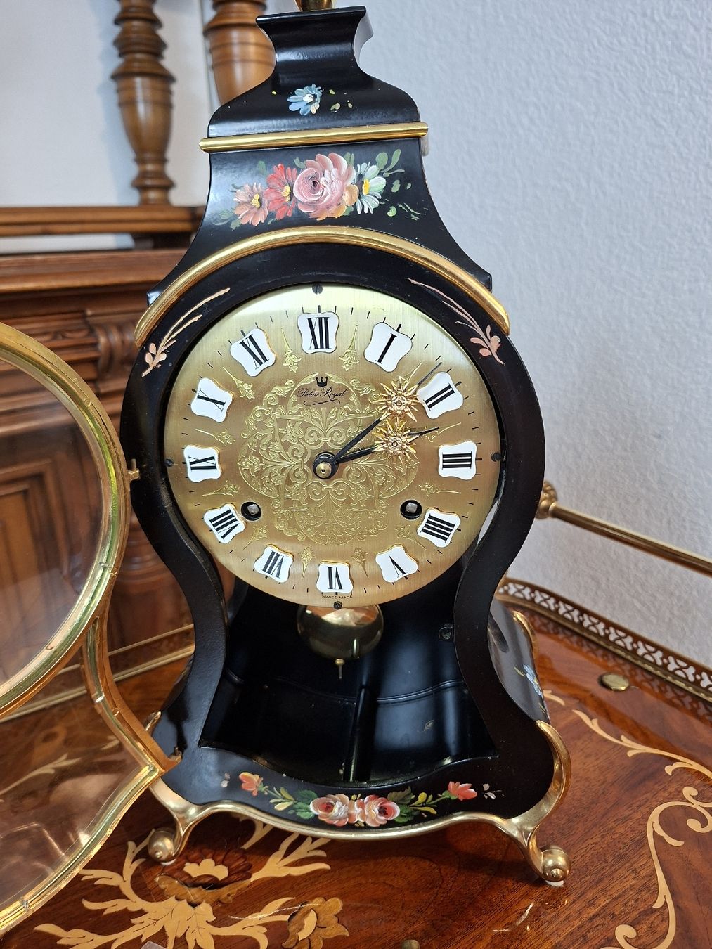 Orologi da terra & Orologi da parete: Neuchâteloise Pendule "Palais Royal" mit Konsole  – Usato da Steffisburg venduto da ZeitReise_ 1
