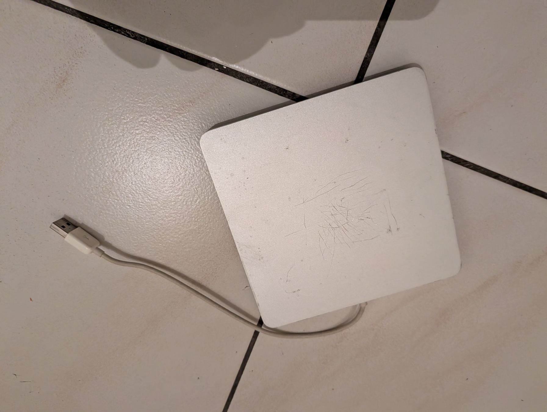Apple Dischi rigidi: Apple SuperDrive externe USB - silberner Aluminiumgehäuse... – Usato da Walchwil venduto da whezg