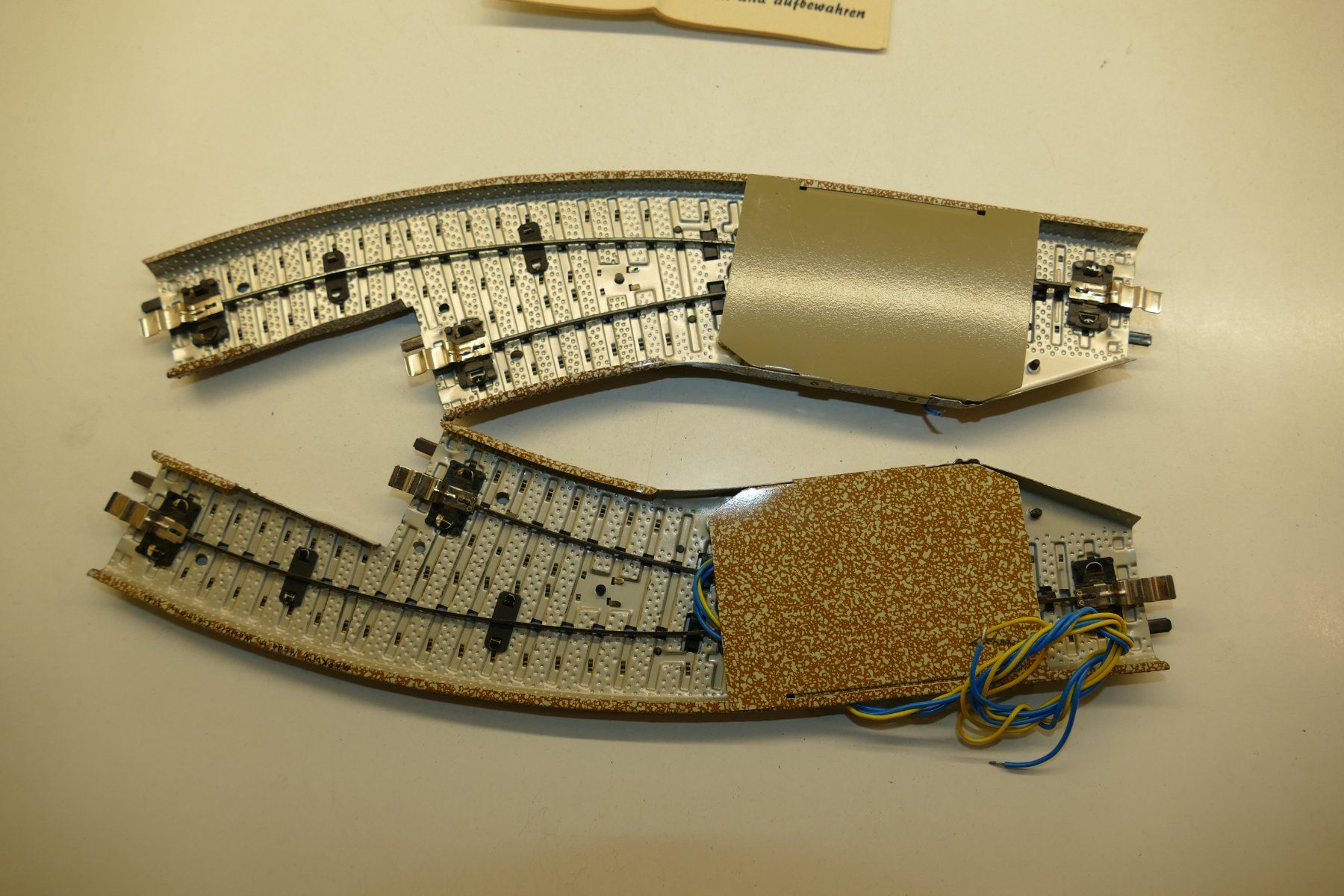 Märklin Modelleisenbahnen: Märklin H0: M-Bogenweichenpaar Einheit 3 – Gebraucht aus Niederhasli von rail-duerst 4