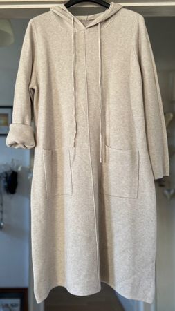 ROBE/LONG PULL AVEC CAPUCHE!! M NOUVEAUTÉ 2026/27
