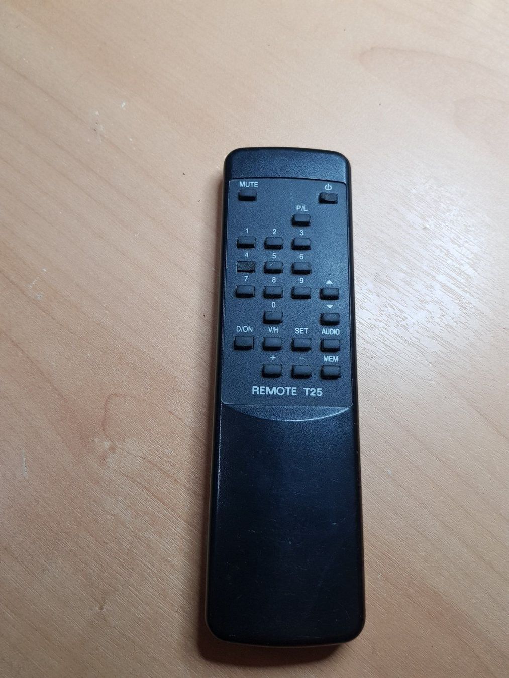 Fernbedienungen: Telecommande – Gebraucht aus Bionnens von Meg011