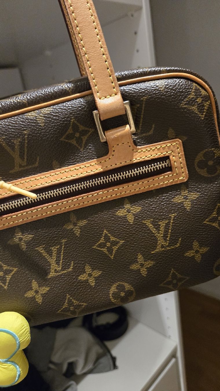 Louis Vuitton Borse: louis vuitton Cité MM – Usato da Lucens venduto da Airiya2 1