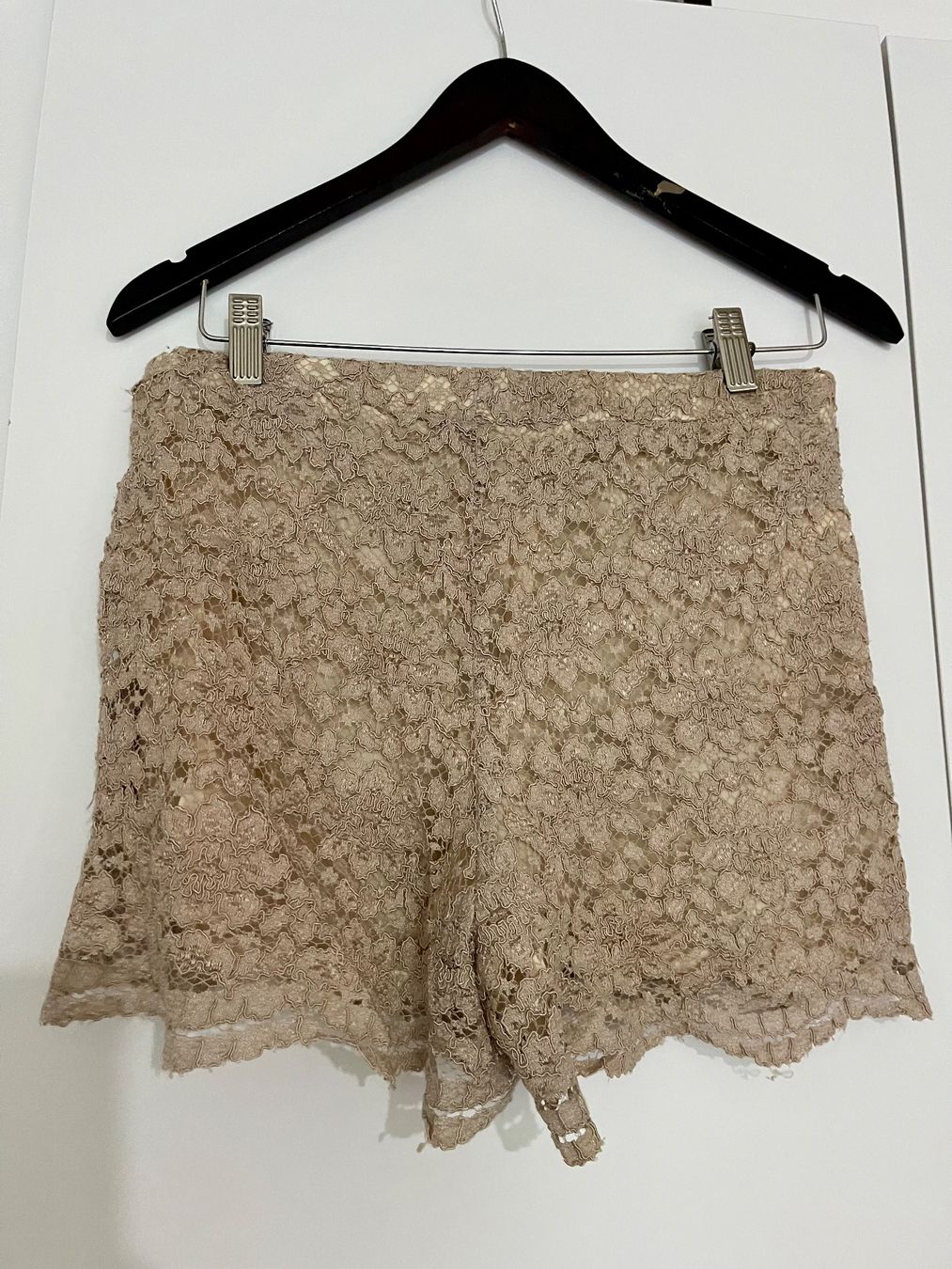 Maje Pantaloni: Joli Short Maje en dentelle – Usato da Genève venduto da Annilu 1
