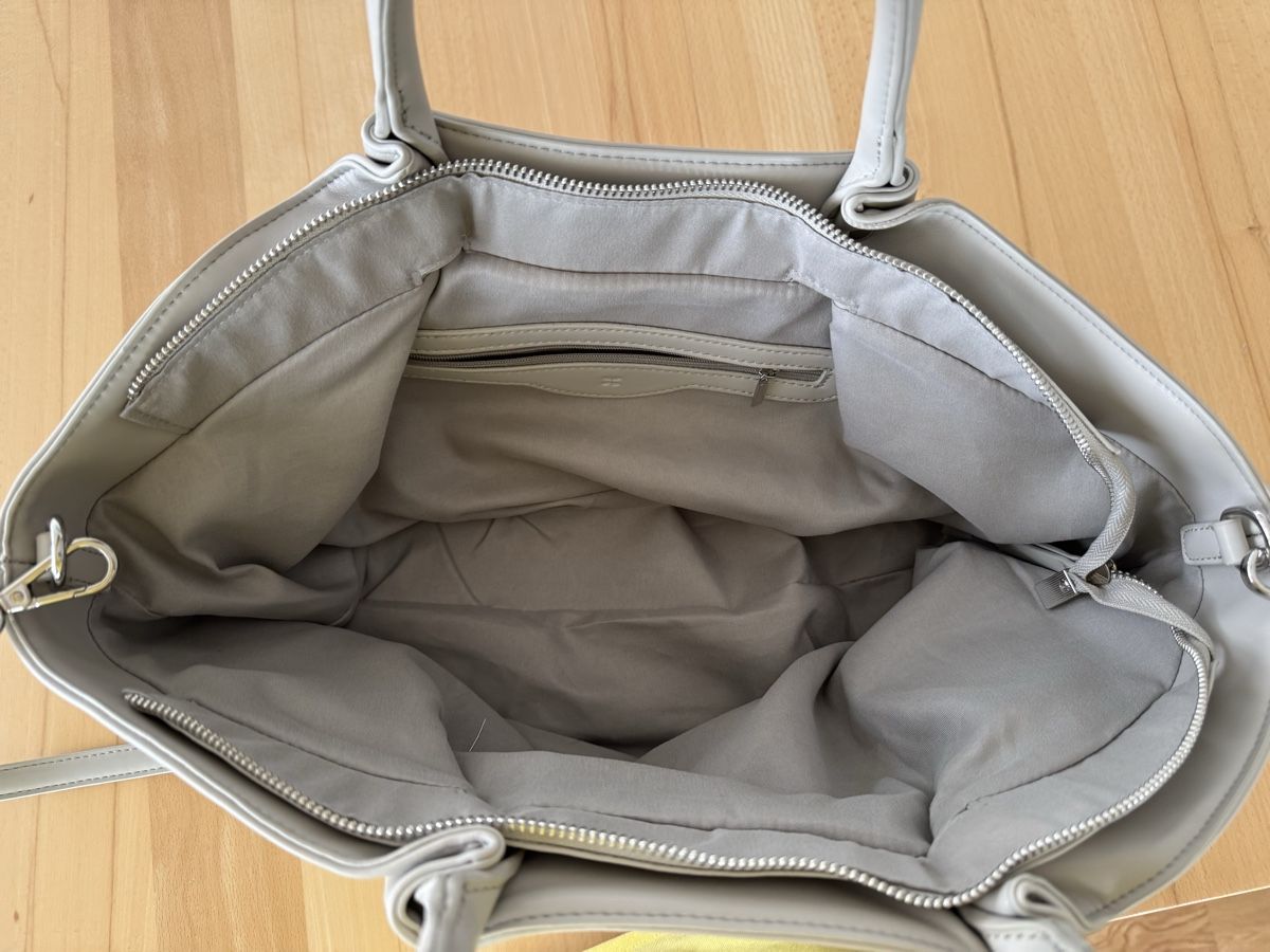 Borse da donna: Graue Damenhandtasche – Usato da Wauwil venduto da Nifled 2