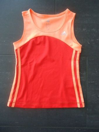 Top von Adidas, Grösse 110/116