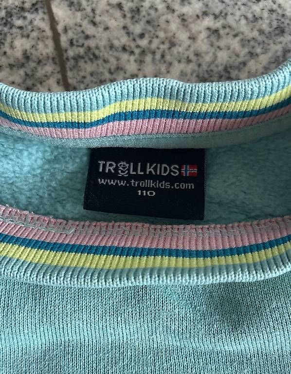 Pulls et sweat-shirts: Trollkids Pullover 110 – D'occasion à Arlesheim par enn_gw5s 1