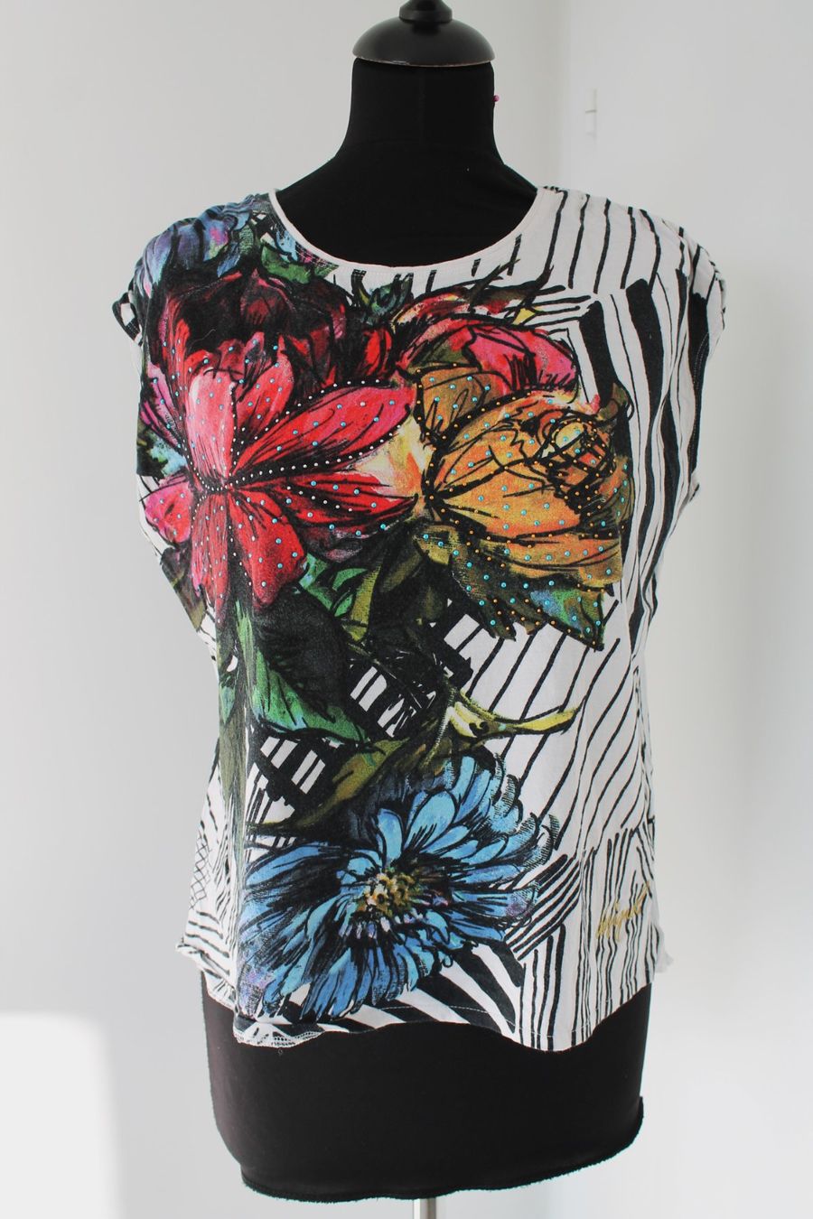 Desigual Top: Top DESIGUAL L – Usato da Chez-le-Bart venduto da jasse