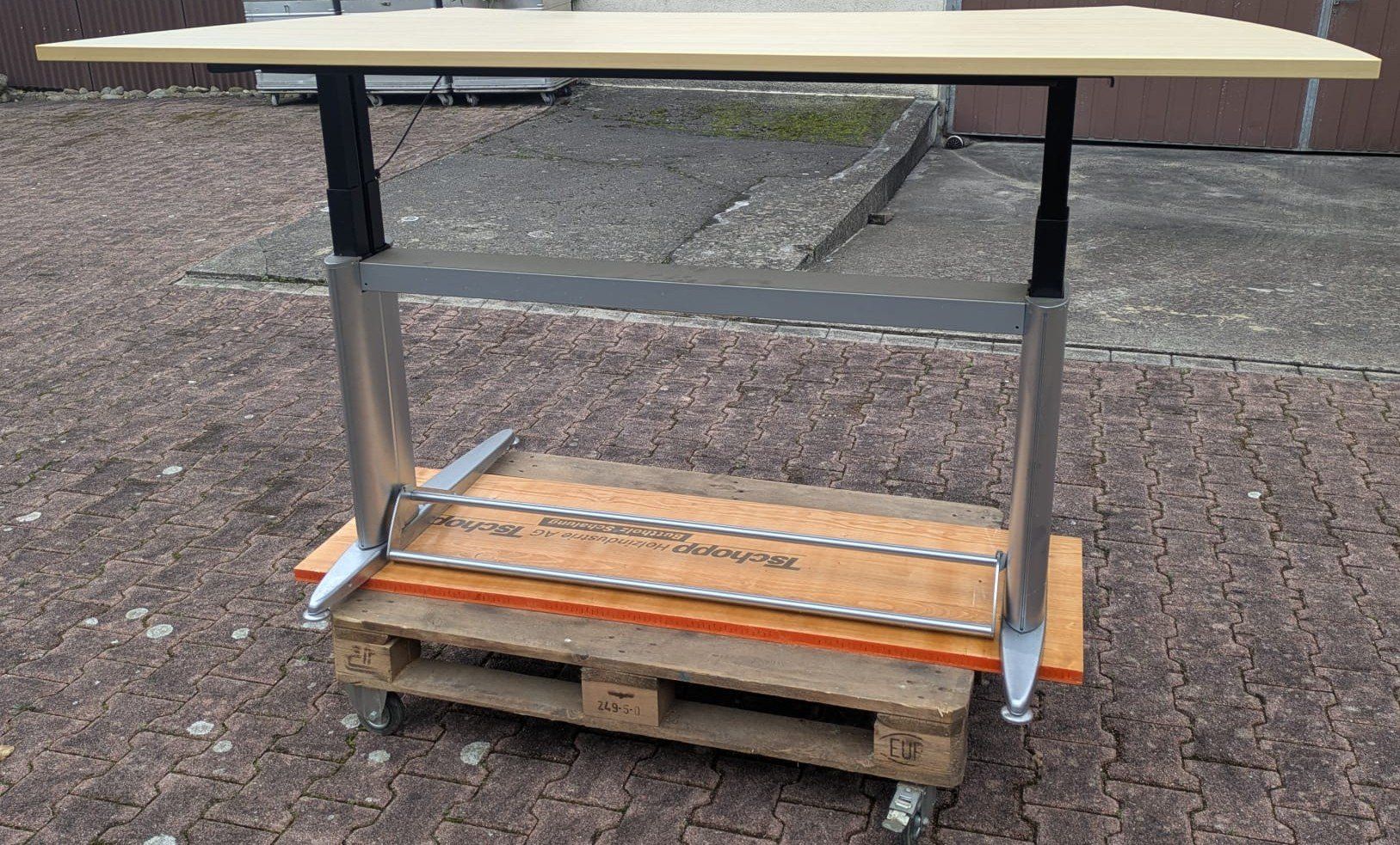 Bureaux: Stehpult – D'occasion à Birrhard par sofortdiverses 3