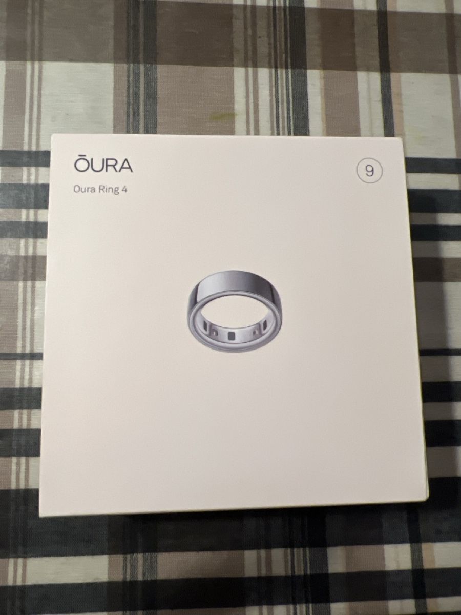 Oura Anelli: Oura Ring Gen 4 /Size 9 /Silver – Usato da Zürich venduto da barcelonina