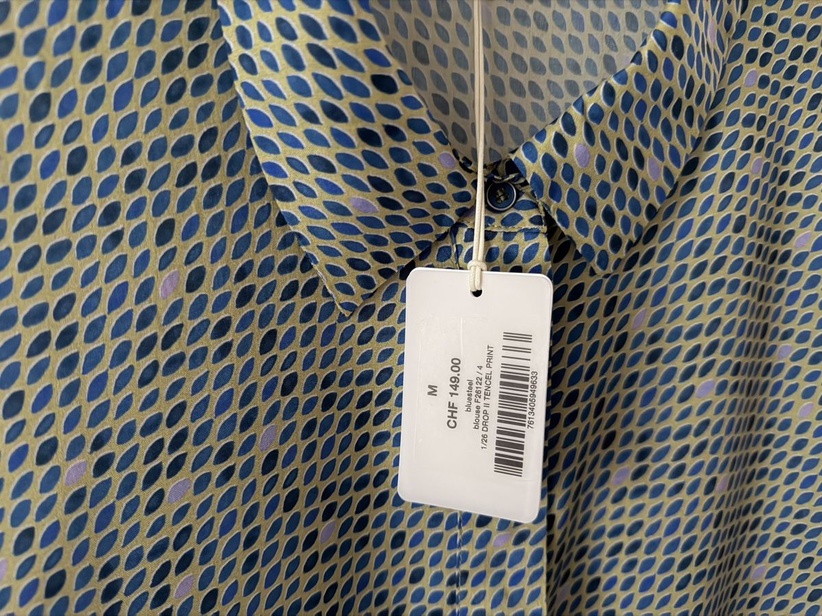 Nile Blusen: Neu Nile Bluse M – Neu und originalverpackt aus Gerlafingen von Uragano 1