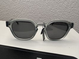 Sonnenbrille Gucci grau transparent neu mit Etui Zubehoer