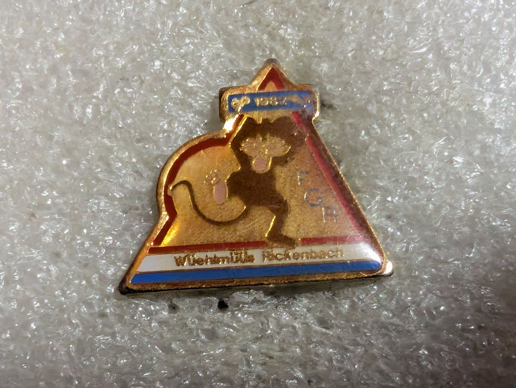 Placchette & Badge: Ansteckpin 243: – Usato da Oppligen venduto da Pin-Fall-Shop