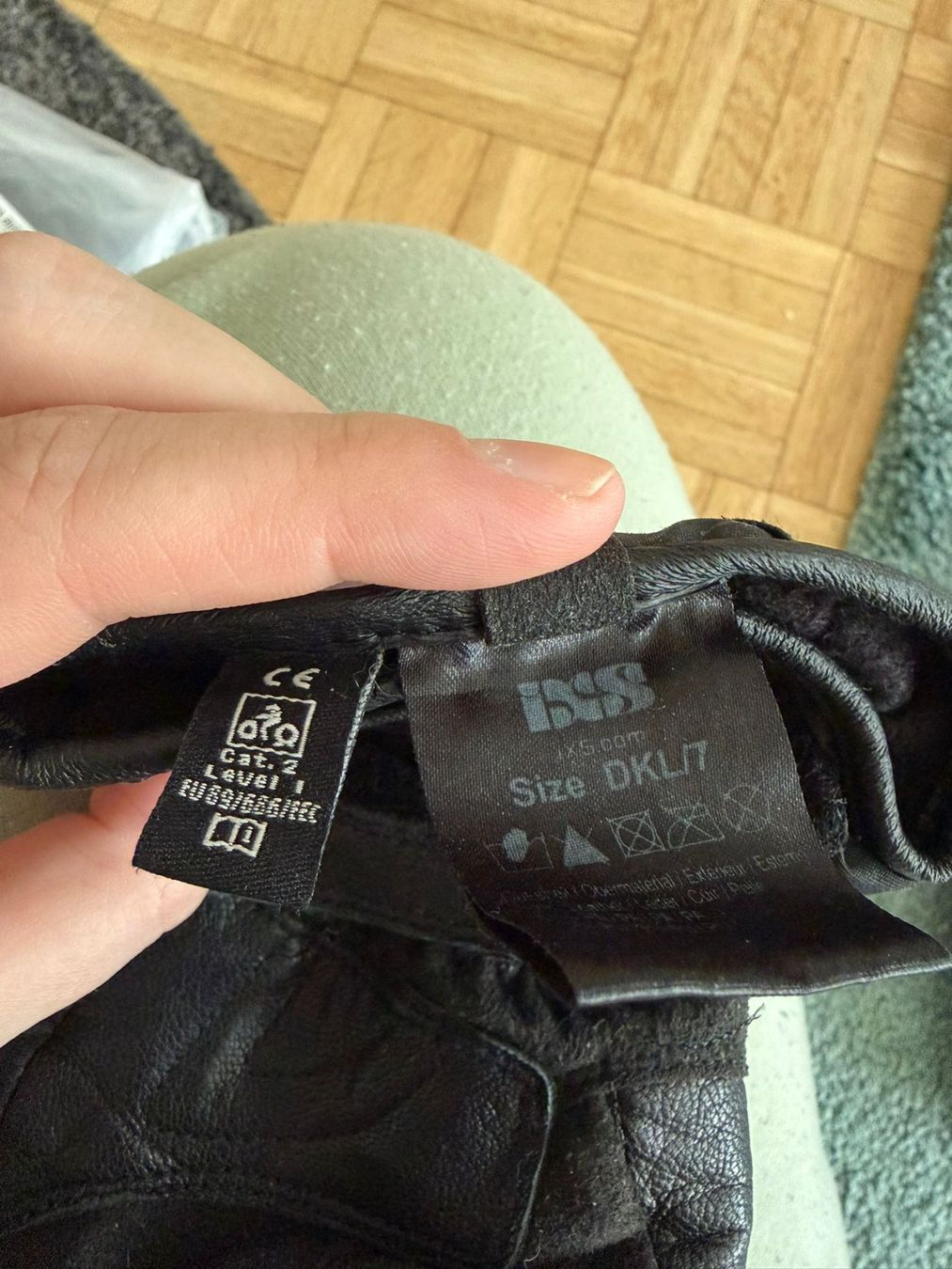 IXS Guanti & manicotti: IXS DAMEN MOTTORRAD HANDSCHUHE GR. DKL/7 – Usato da Münchenstein venduto da Strupfi 2