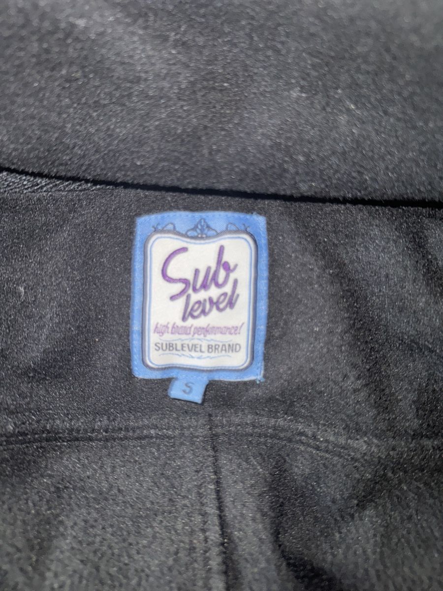 Cappotti: Schwarzer Sublevel Mantel Gr. S Kapuze Winter warm – Usato da Gersau venduto da Second-Hand-Shop 2