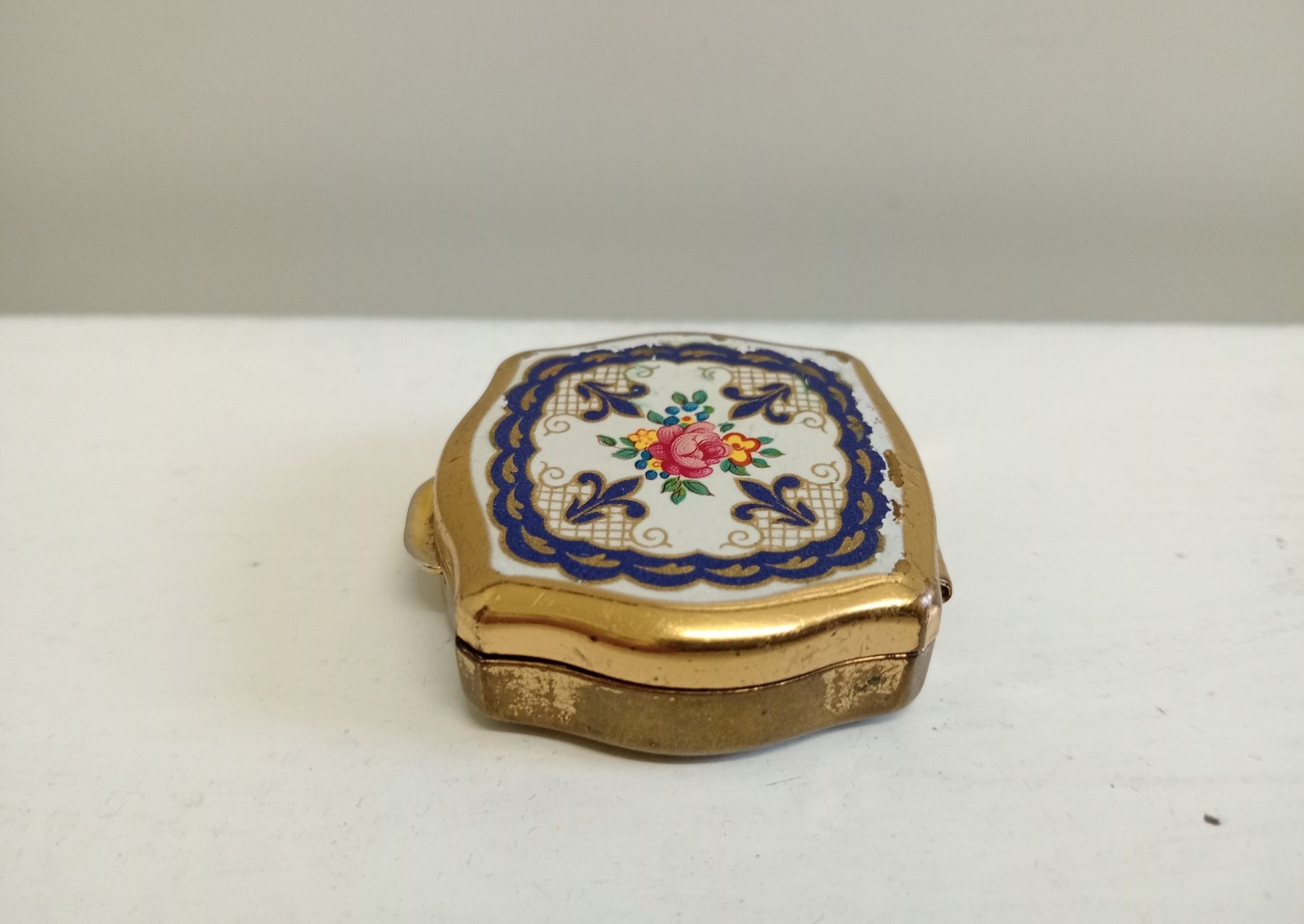 Altro in Cosmetici & Cura: Stratton Vintage  Tabletten Pillendose  Messing Blumenmotiv – Usato da Allschwil venduto da Evgeniia78 4
