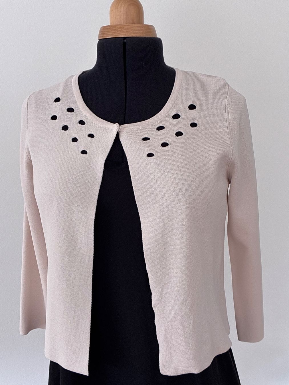 Bolero: kurze Strickjacke von comma in Gr 40 – Usato da Davos Platz venduto da nanigl
