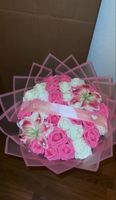 Rosenstrauss in Rosa und Weiss