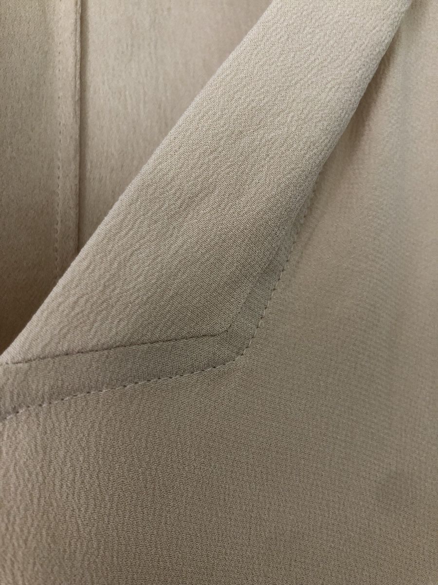 Hermès Camicette: Seidenbluse Hermès – Usato da Basel venduto da Kalleskaviar 3