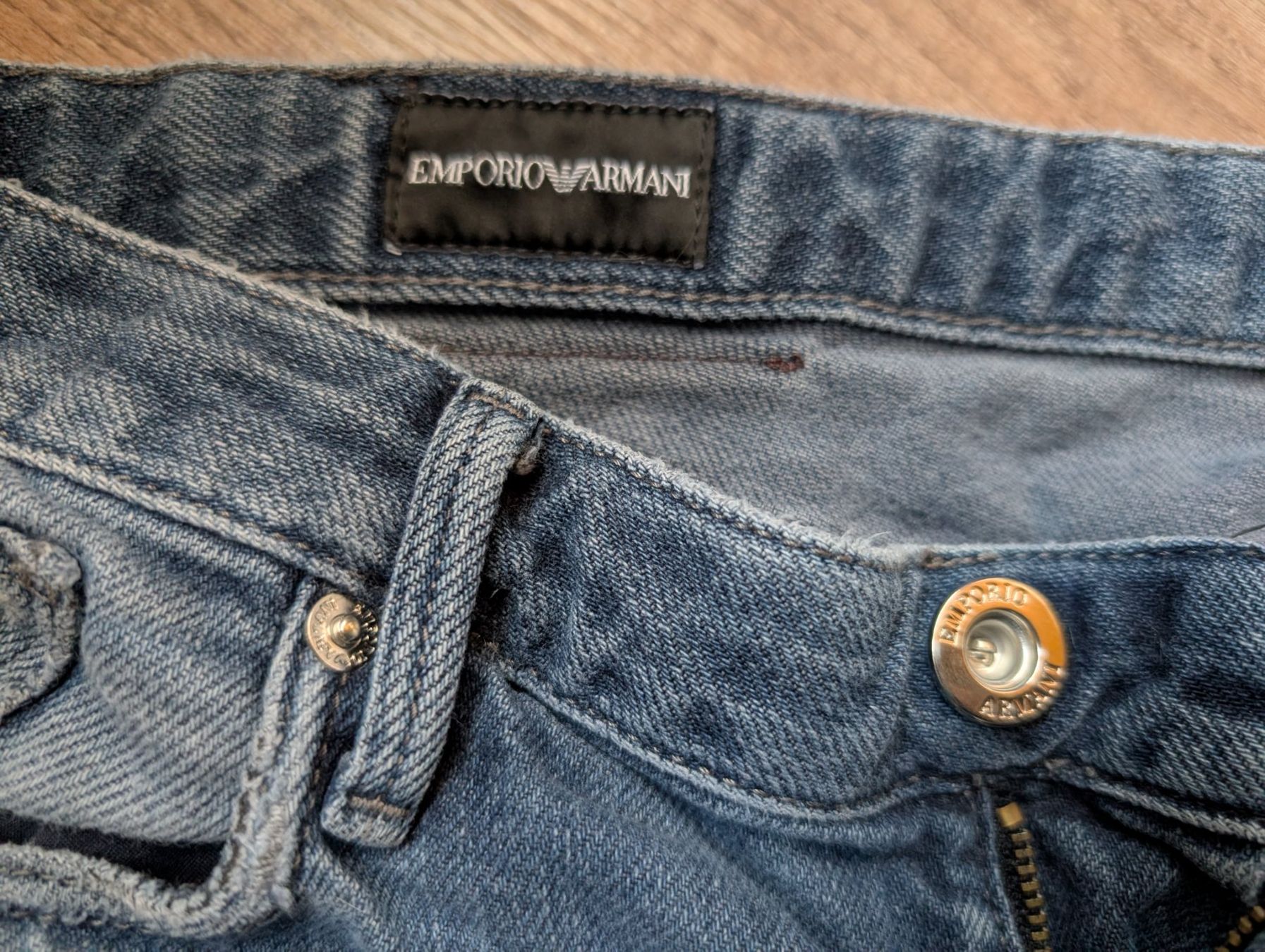 Armani Jeans: ARMANI jeans – D'occasion à Zermatt par msz_nb9h 2