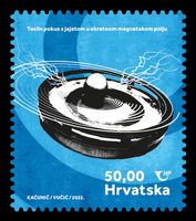 CRYPTO 4 aus Kroatien: NIKOLA TESLA Ei in rot. Magnetfeld