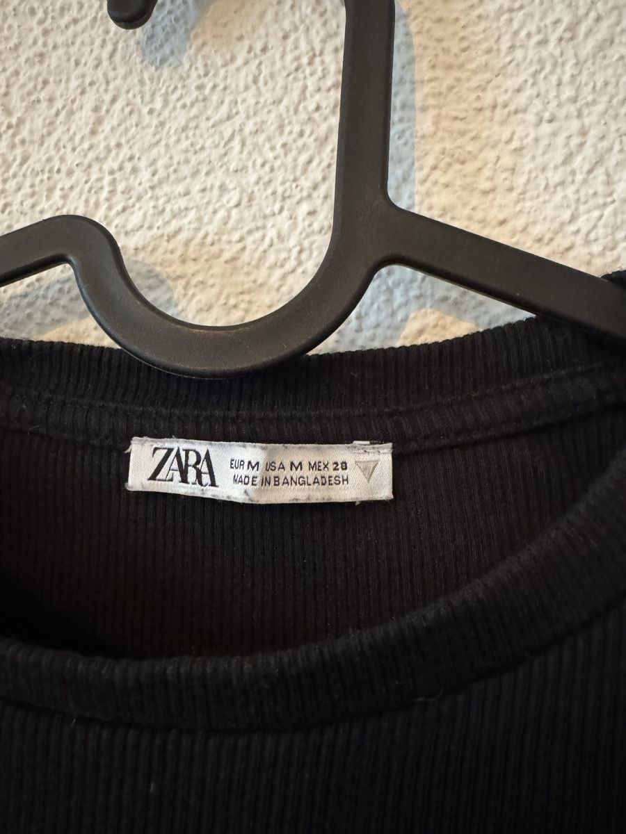 Zara Top: Body – Usato da Effretikon venduto da ajl_rwt5 2