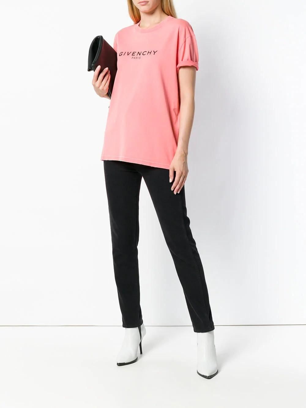 Givenchy T-shirt: GIVENCHY Logo T-Shirt - Coral Gross S – Nuovo e nell'imballaggio originale da Cham venduto da Trendy_Outlet 1