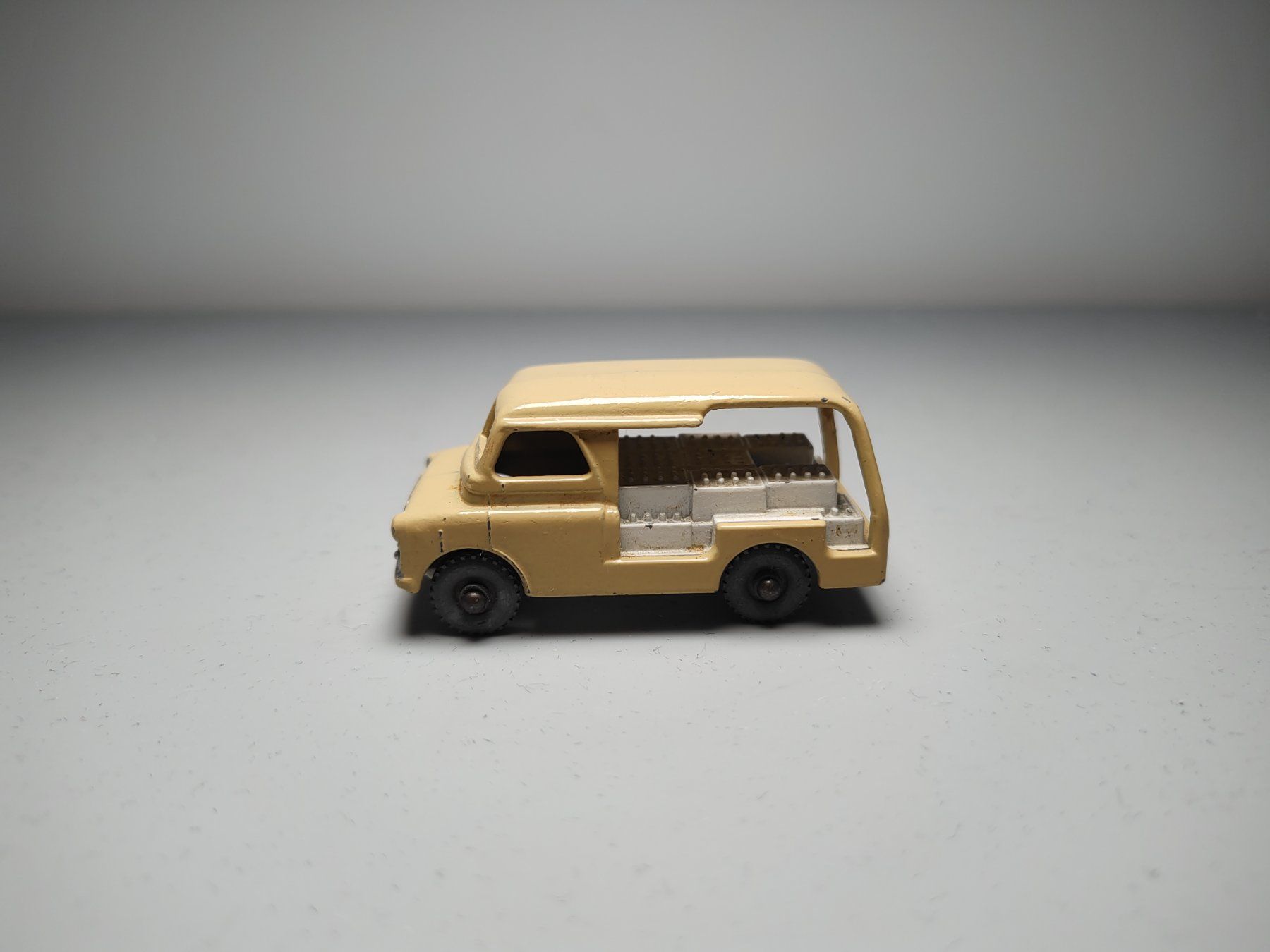 Matchbox Modellini d'auto: Matchbox Lesney No 29 Bedford Milk van – Usato da Bachenbülach venduto da R.Mall 1