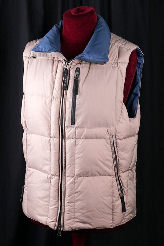 Cappotti: BURTON Steppweste Damen - Gr. M, in Beige – Usato da Rüti ZH venduto da Restwert_Rueti_ZH