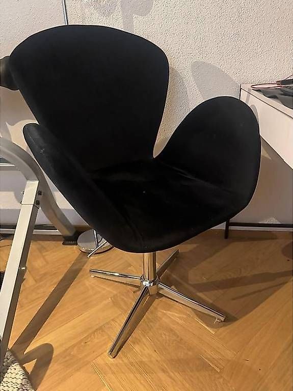 Poltrone: Sehr bequemer, stilvoller Velours-Sessel.  – Usato da Aarwangen venduto da Sirnick 1