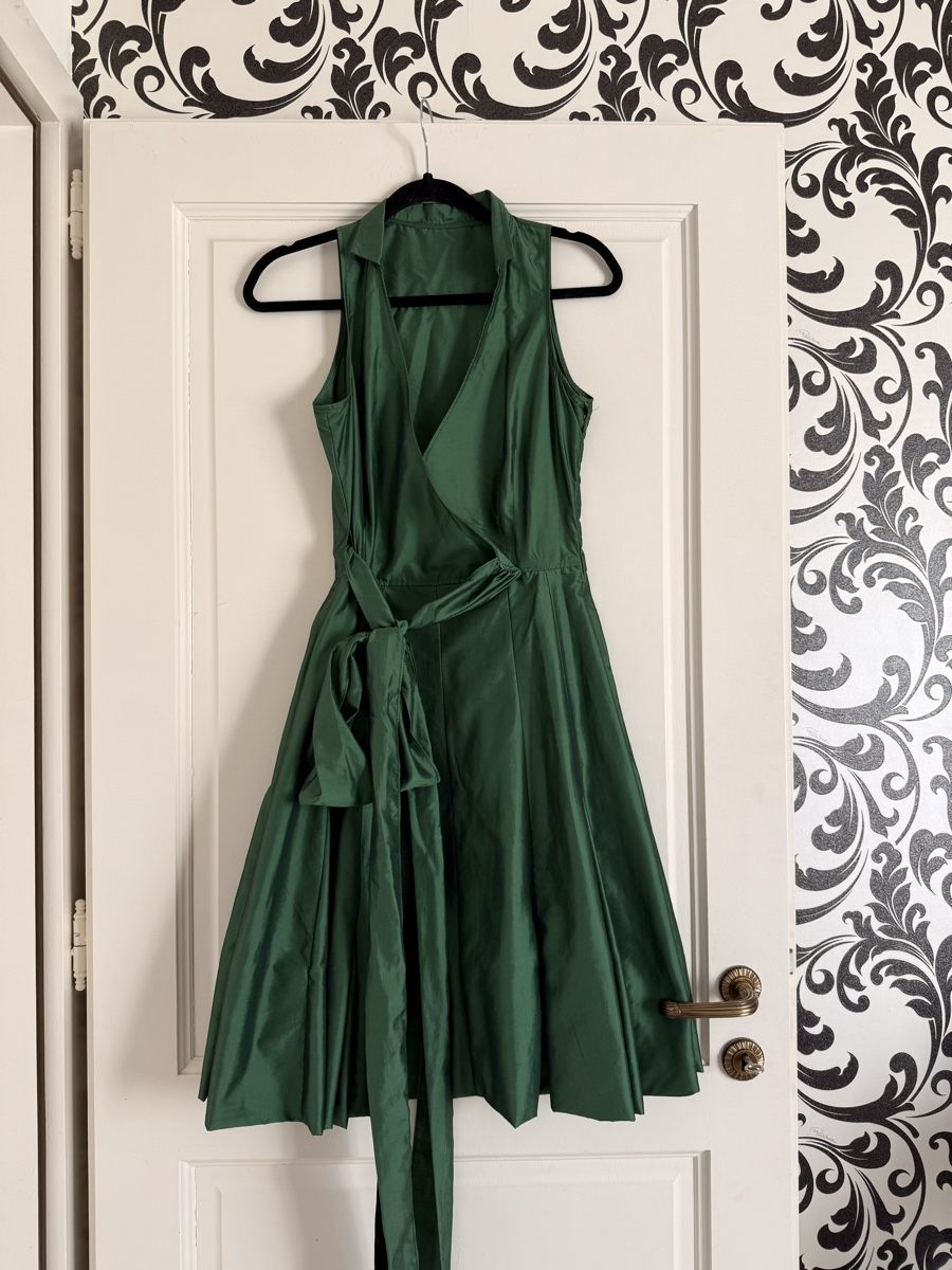 Vestiti: Elegant Green Dress – Usato da Corsier-sur-Vevey venduto da Kristina.Nova 1