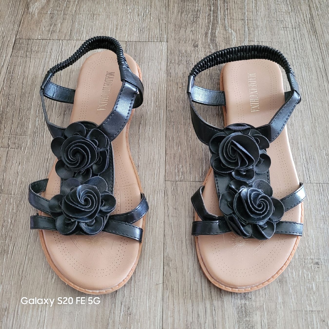 Scarpe da donna: Sandalen schwarz 40 – Usato da Niederbuchsiten venduto da klengyel