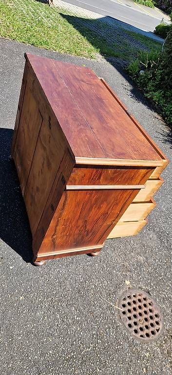 Commodes: Kommode aus Nussbaum – D'occasion à Suhr par mel_d6h8 2