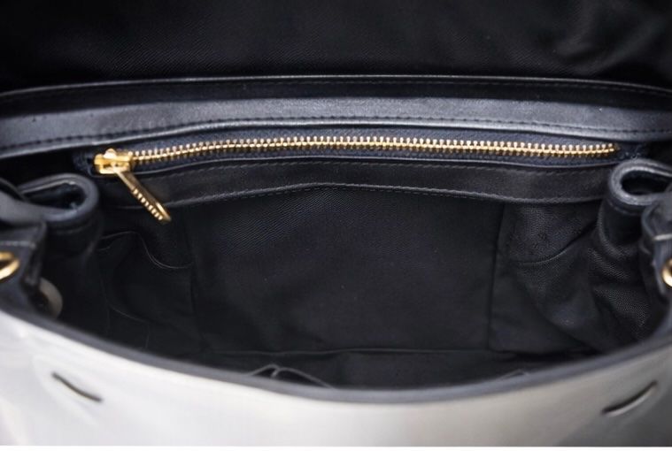 Hugo Boss Taschen für Damen: Elegant Black Hugo Boss Leather Handbag – Gebraucht aus Cudrefin von Net5dok 1