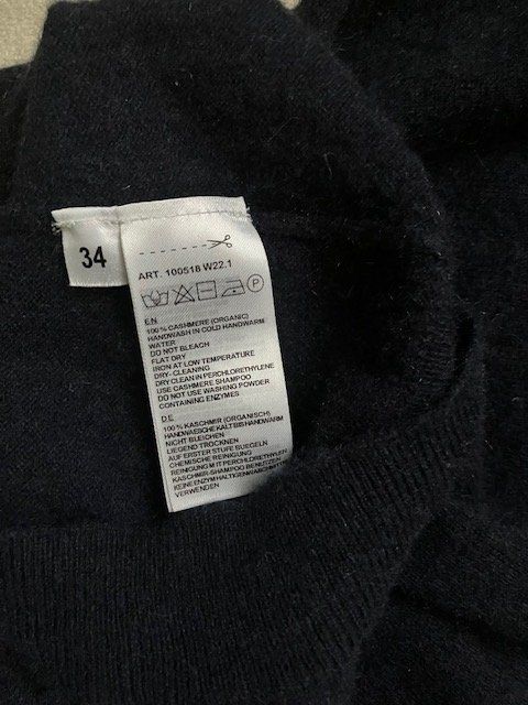 Repeat Pullover & Sweatshirts: REPEAT Kaschmir Pullover, Gr. 34 oder XS, sehr dunkles Blau – Gebraucht aus Brugg AG von Hellviolett 3