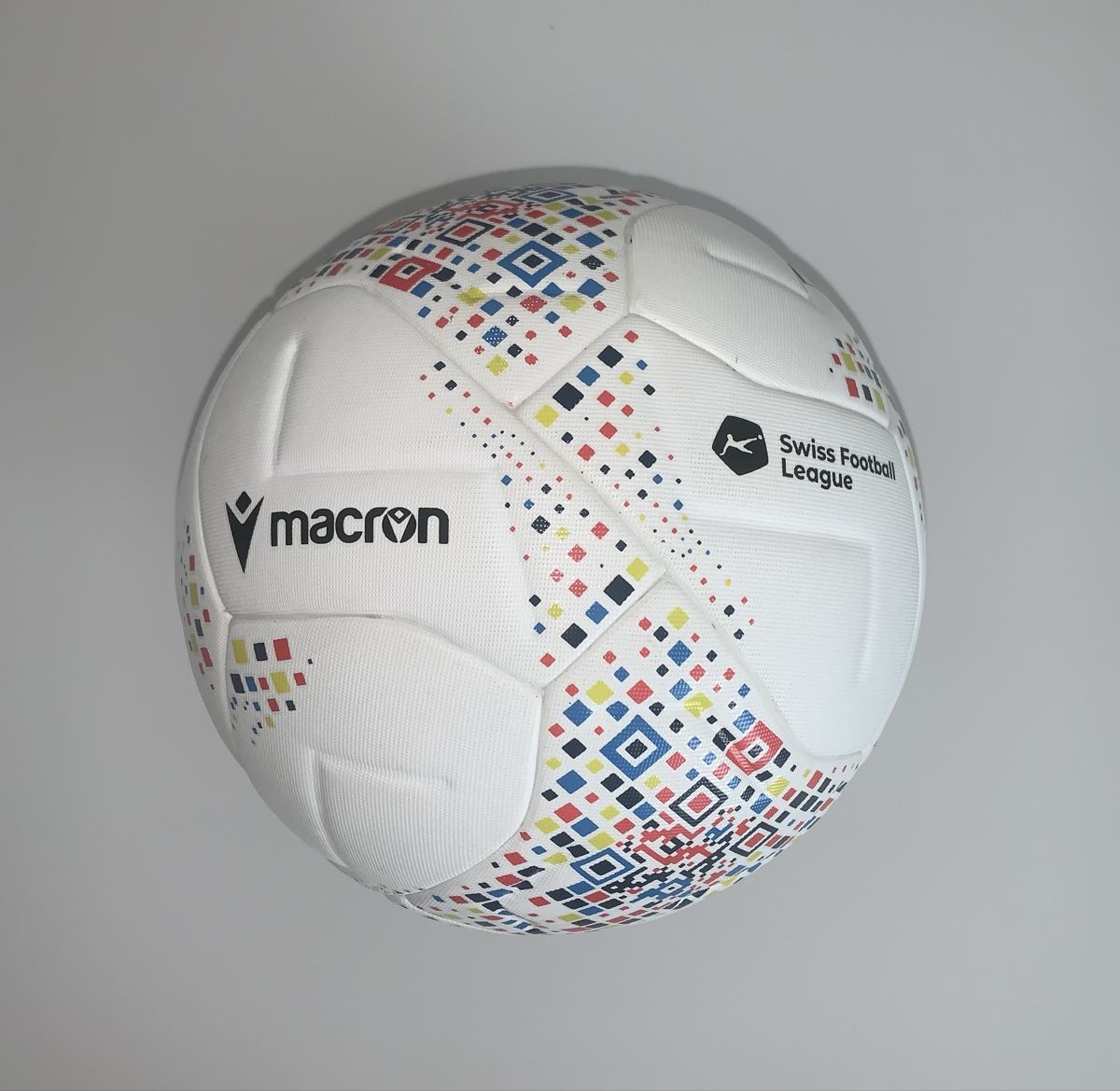 Palloni: Swiss Super League Official Match Ball - Macron Elevate – Usato da Corsier GE venduto da neiluj2003 2