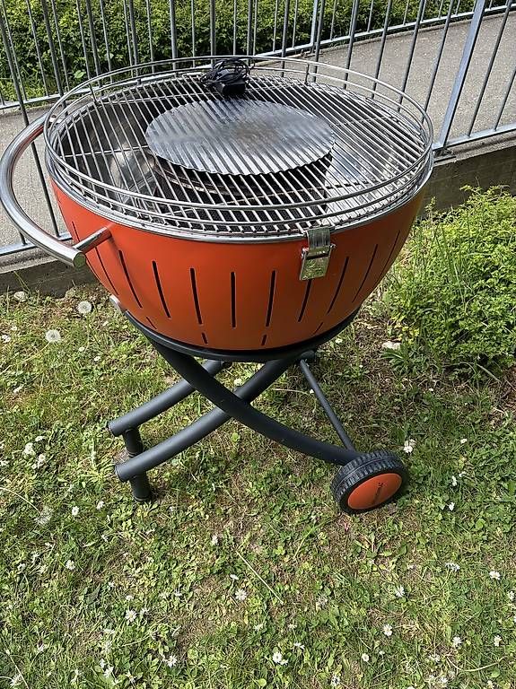 Griglie: XXL Lotus Holzkohlegrill – Usato da Meilen venduto da michbeck71 1